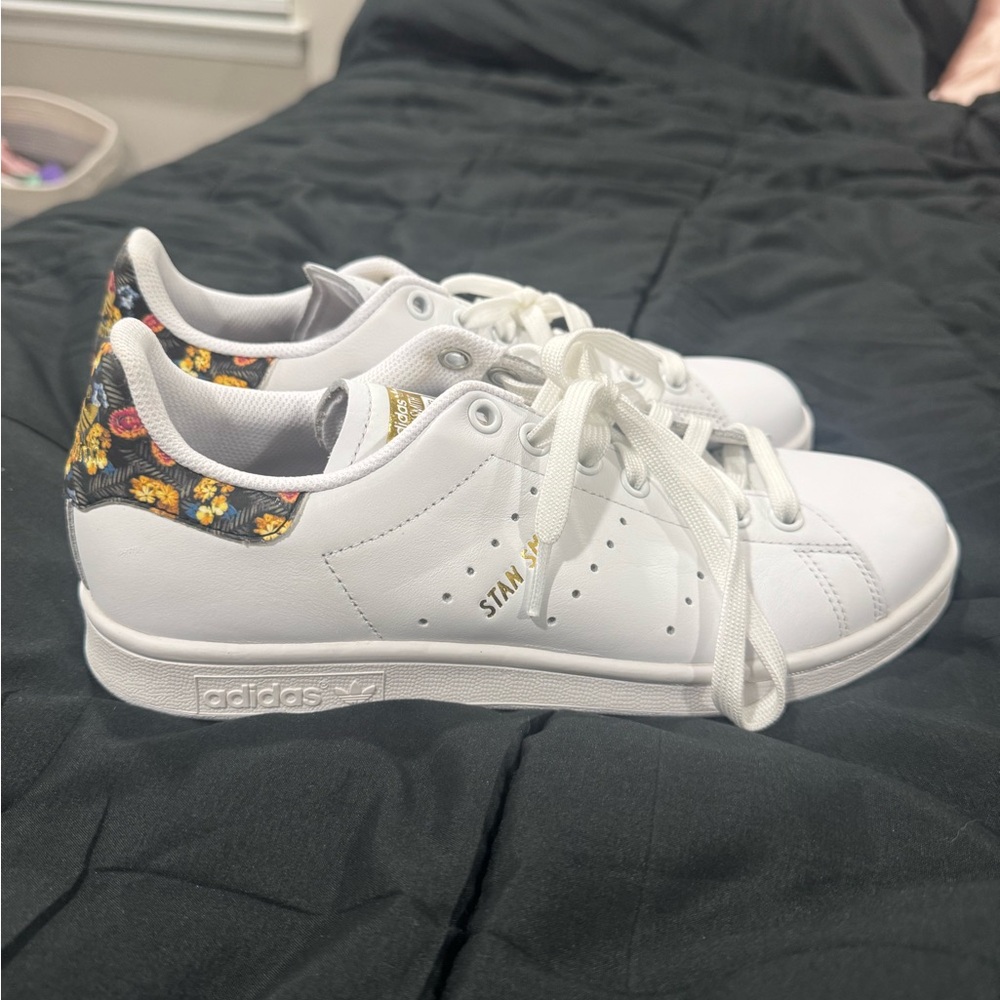 NWOT Stan smith white sneaker womens 8